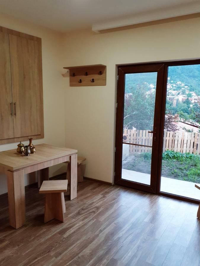 Ferienwohnung Ano'A Bordschomi Exterior foto