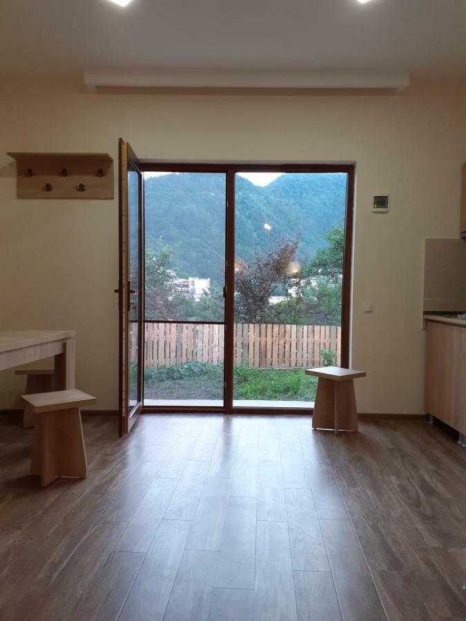 Ferienwohnung Ano'A Bordschomi Exterior foto