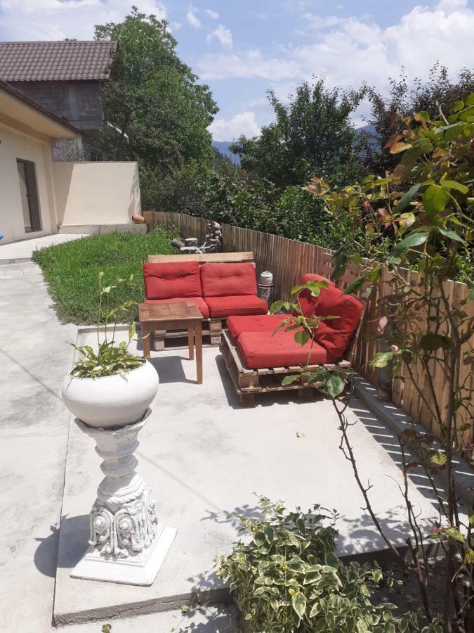 Ferienwohnung Ano'A Bordschomi Exterior foto