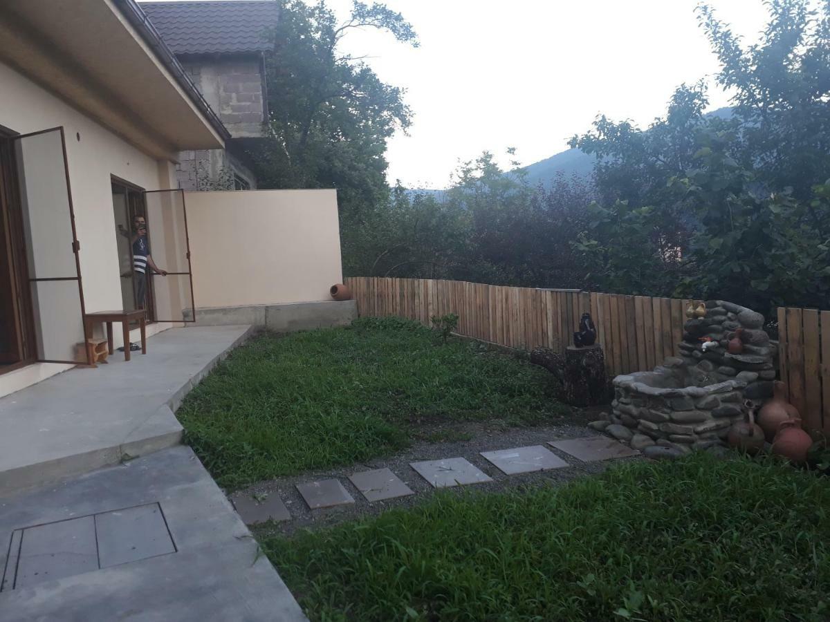 Ferienwohnung Ano'A Bordschomi Exterior foto